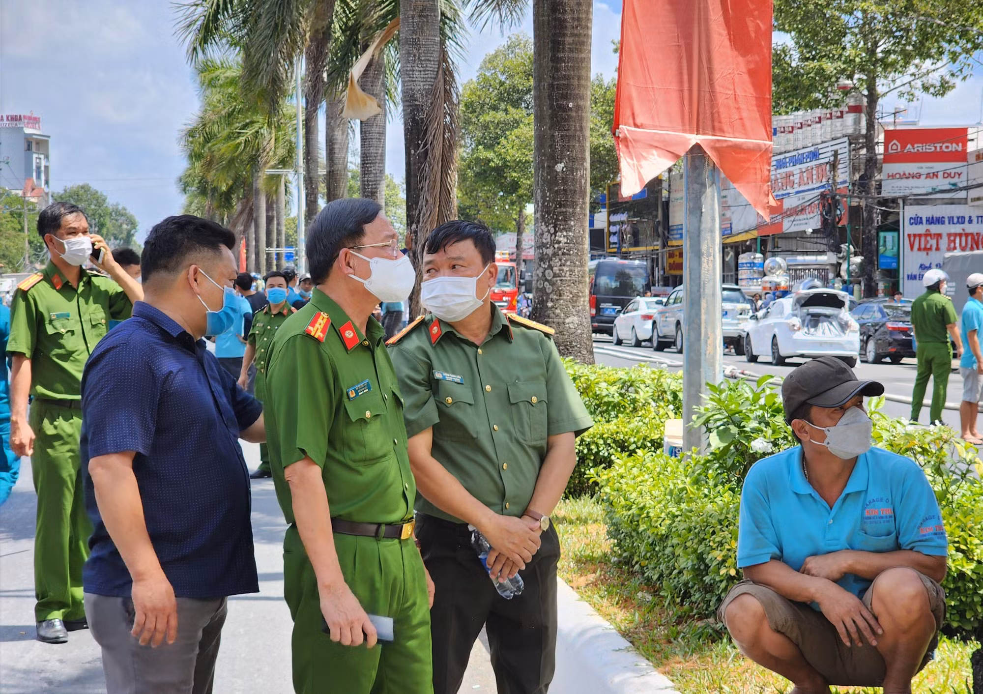 Dập tắt hoàn toàn vụ cháy Garge ô tô Kim Thu ở TP Cần Thơ -0