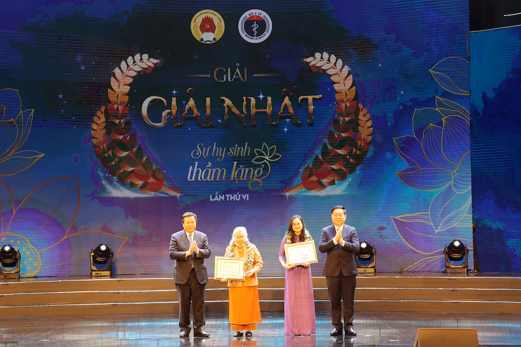 Tôn vinh, tri ân Người Thầy thuốc Việt Nam -0