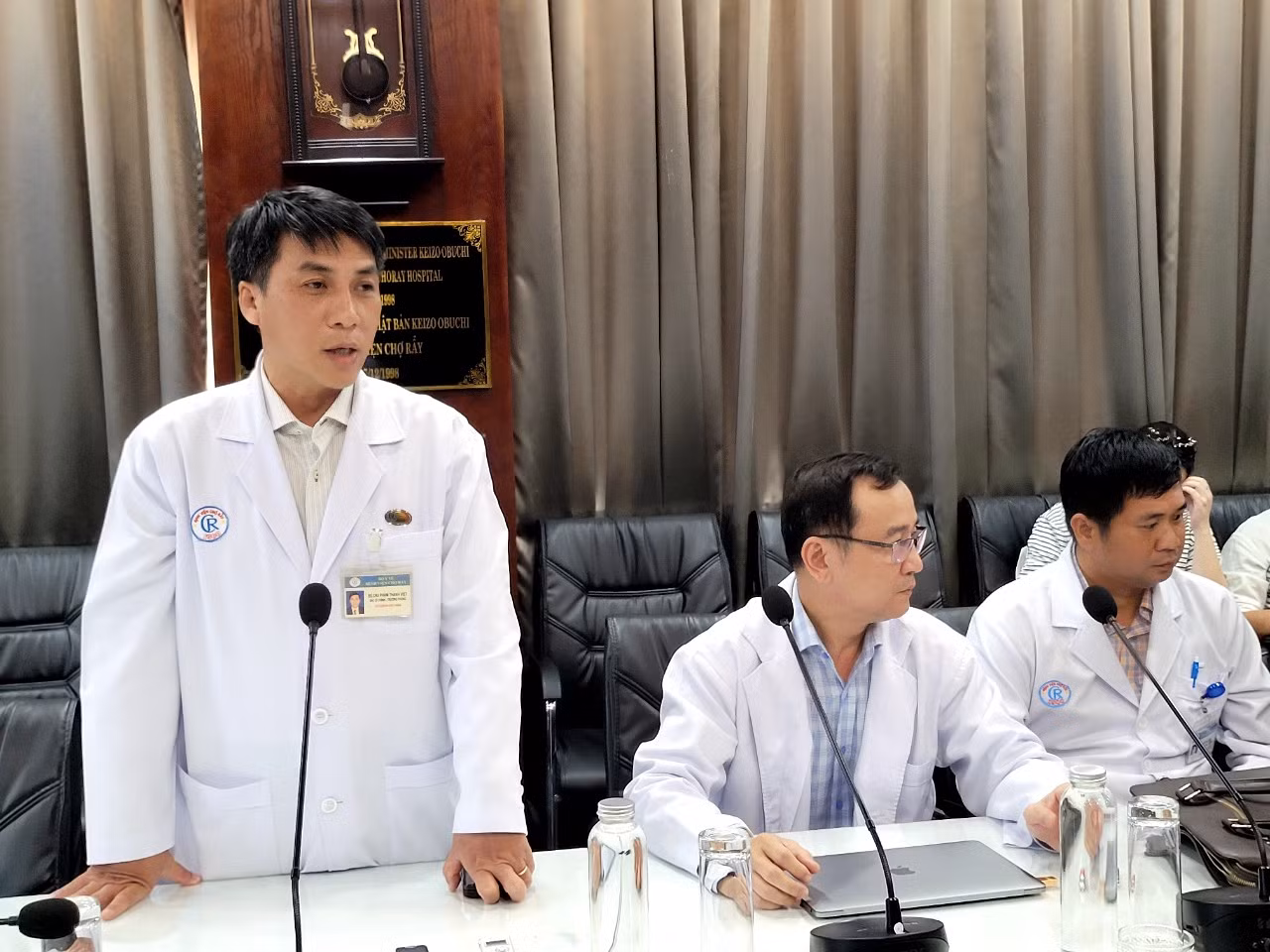 Nữ công nhân bị máy cuốn sợi quấn vào tóc kéo tróc toàn bộ da đầu -0