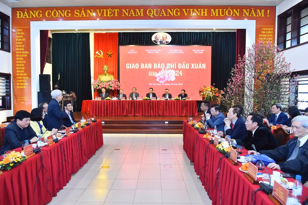 Quyết tâm cao độ xây dựng nền báo chí “chuyên nghiệp, nhân văn và hiện đại” -0