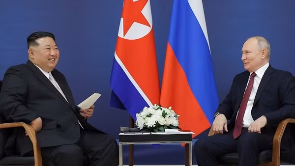 Tổng thống Putin tặng Chủ tịch Triều Tiên ô tô do Nga sản xuất
