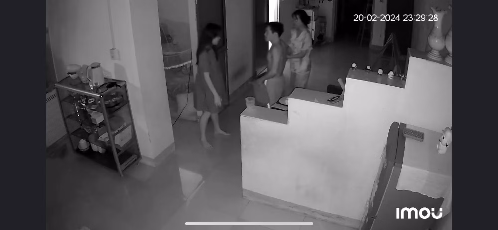 Xác minh nguyên nhân nữ sinh lớp 11 bị bỏng bất thường tại nhà riêng -0