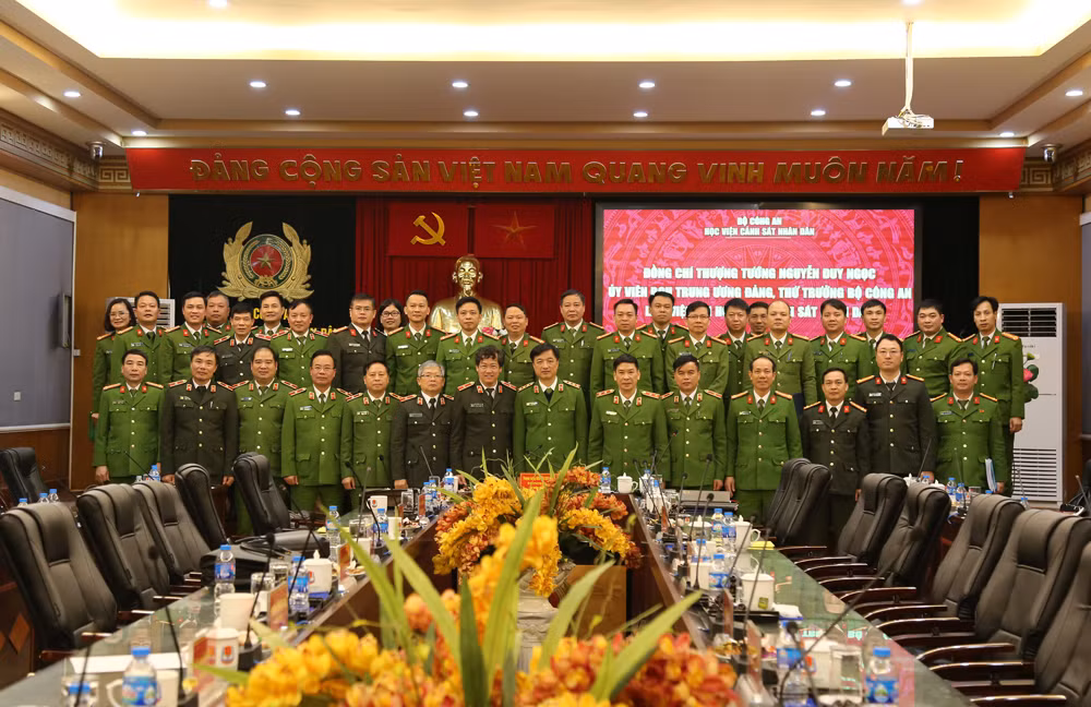 Tạo điều kiện để giảng viên CAND có thể chuyển đổi trạng thái làm việc từ truyền thống sang hiện đại -0