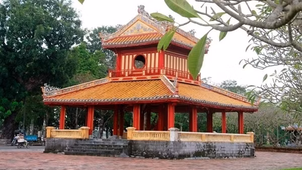 Quảng Văn Đình và Phu Văn Lâu - những “tòa công báo” thời xưa