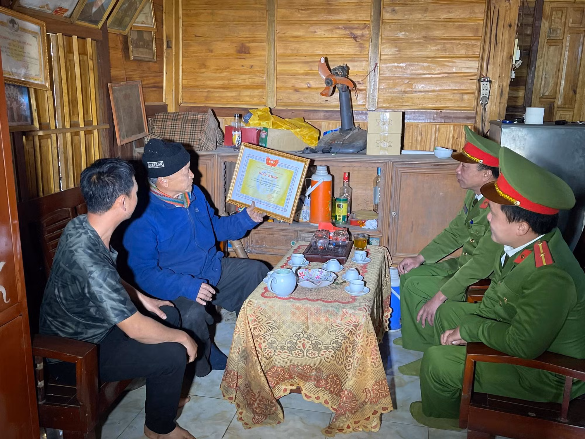 Người Mông ơn Đảng ấm no bản làng (bài cuối) -0