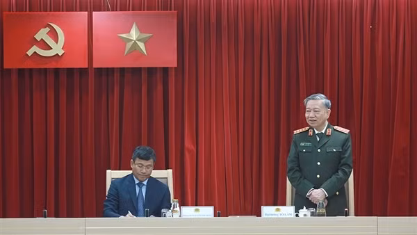Thông qua công tác đối ngoại để bảo vệ an ninh từ sớm, từ xa