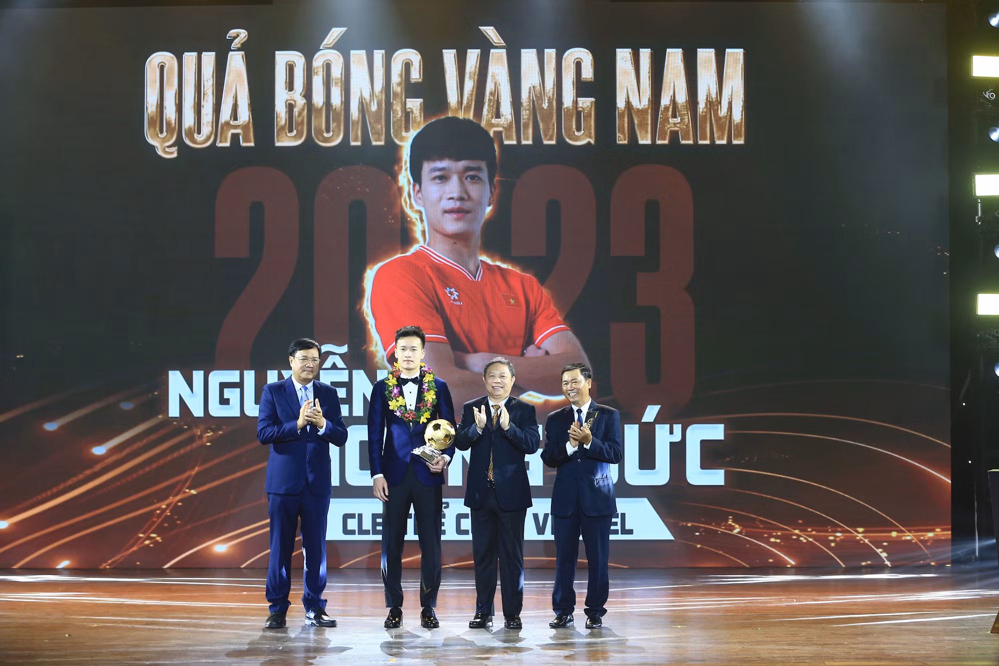 Nguyễn Hoàng Đức giành giải Quả bóng vàng Việt Nam 2023 -0