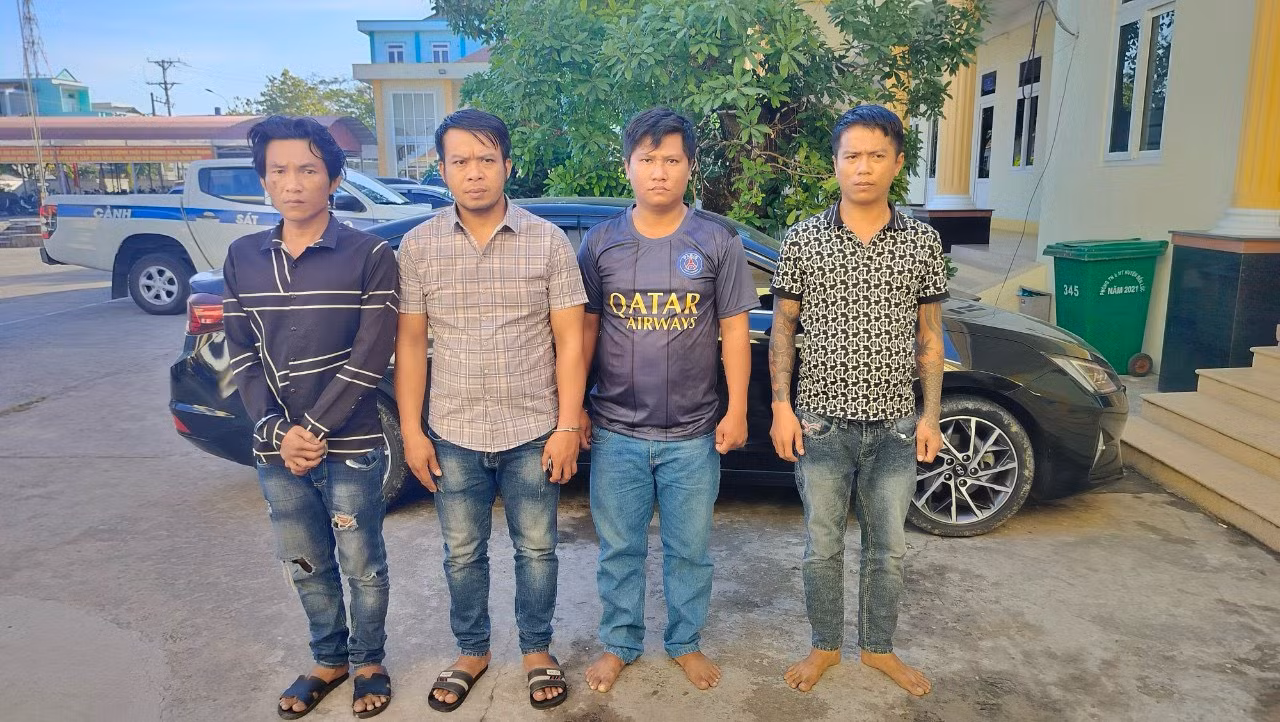 Bắt nhóm giết người vì mâu thuẫn trên bàn nhậu -0