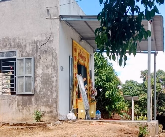 Một người đàn ông tử vong trong lúc dập đám cháy trên đồi sau nhà -0