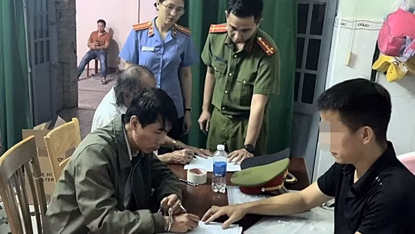 Lừa chuyển nhượng, góp vốn bất động sản, chiếm đoạt hơn 600 triệu đồng