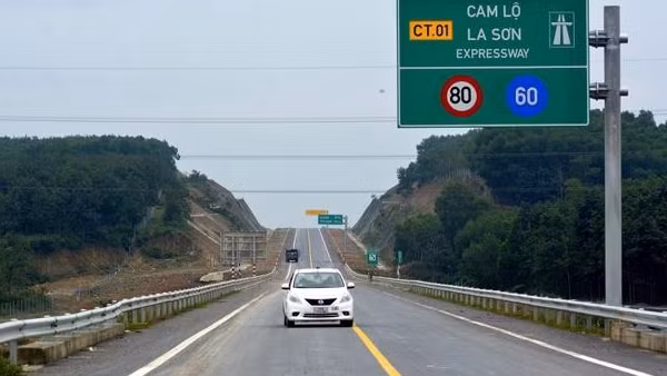 Hoàn thành bổ sung giải pháp ATGT cao tốc Cam Lộ - La Sơn trước 10/3