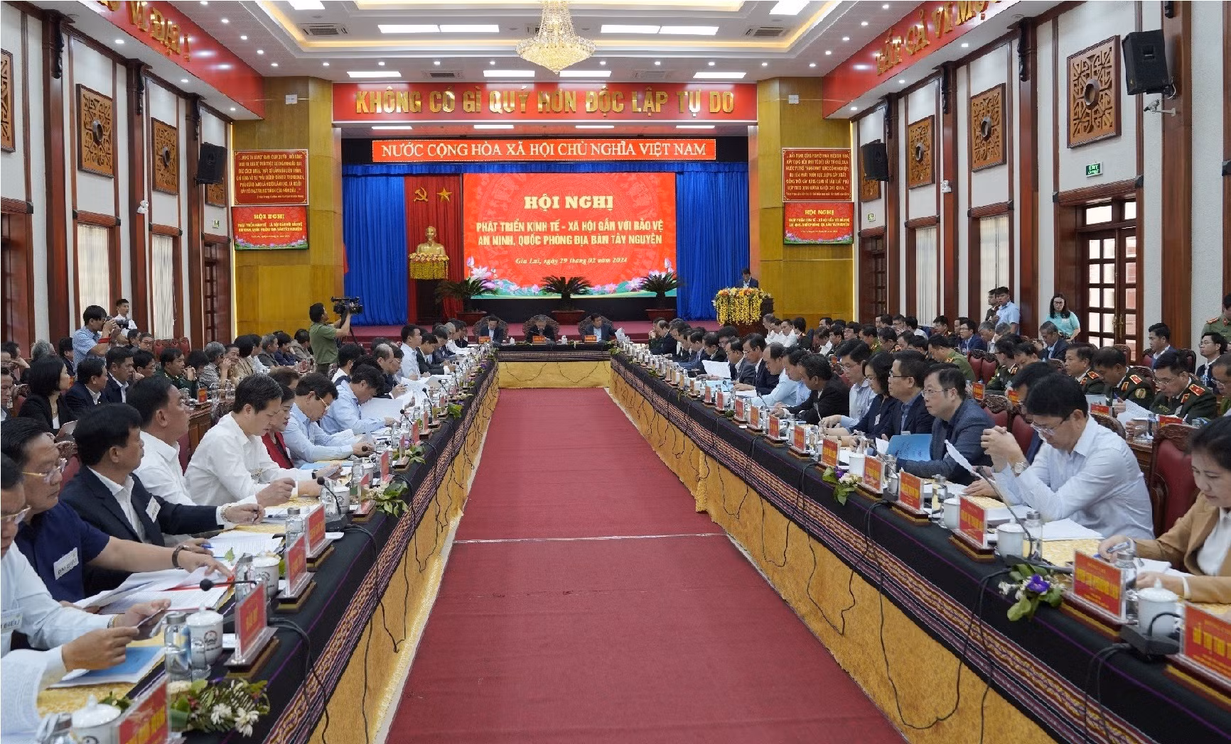 Đưa Tây Nguyên phát triển bứt phá, toàn diện và bền vững -0