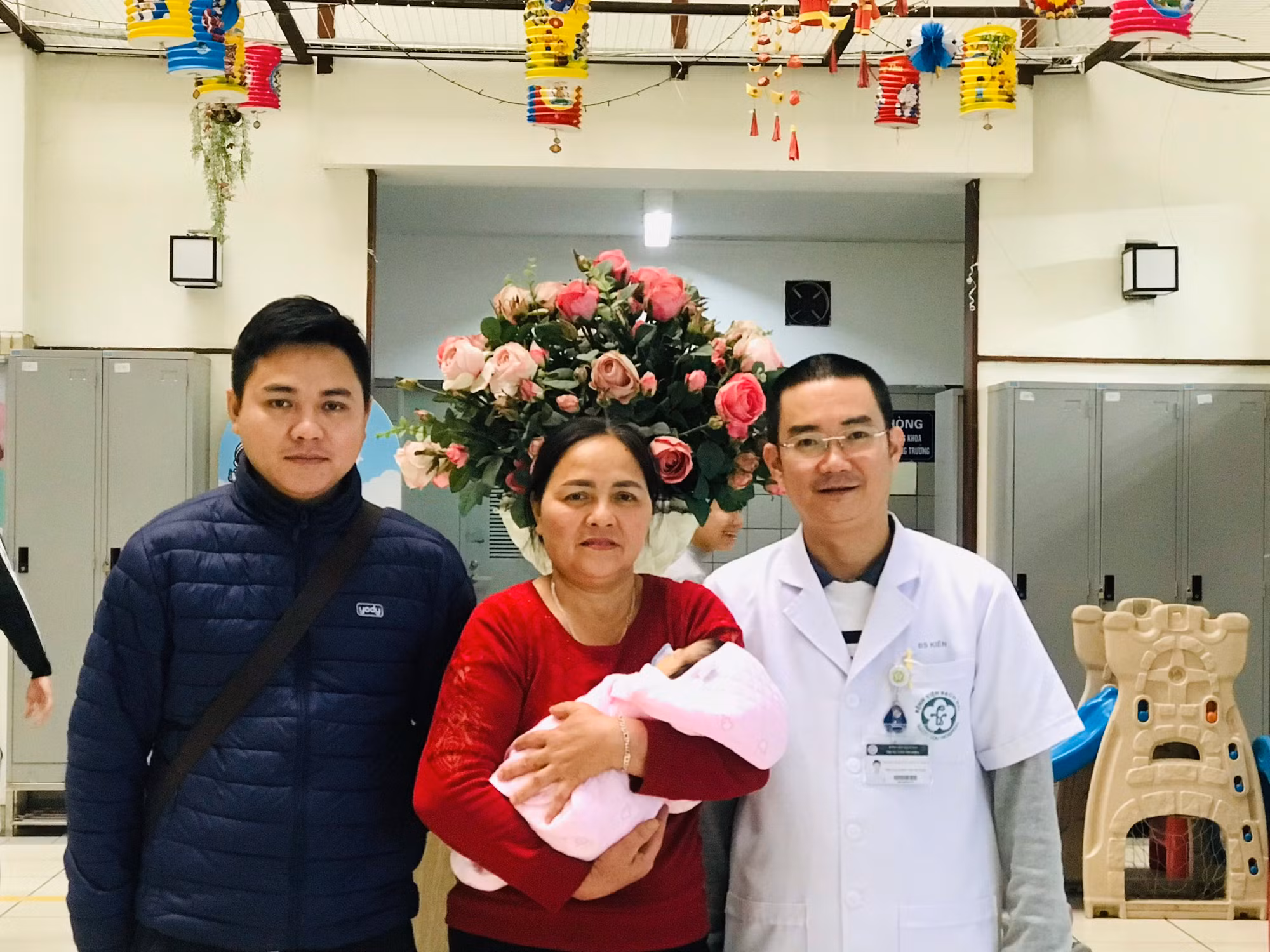 Can thiệp cứu sống bé sơ sinh bị tim bẩm sinh phức tạp khi vừa chào đời -0