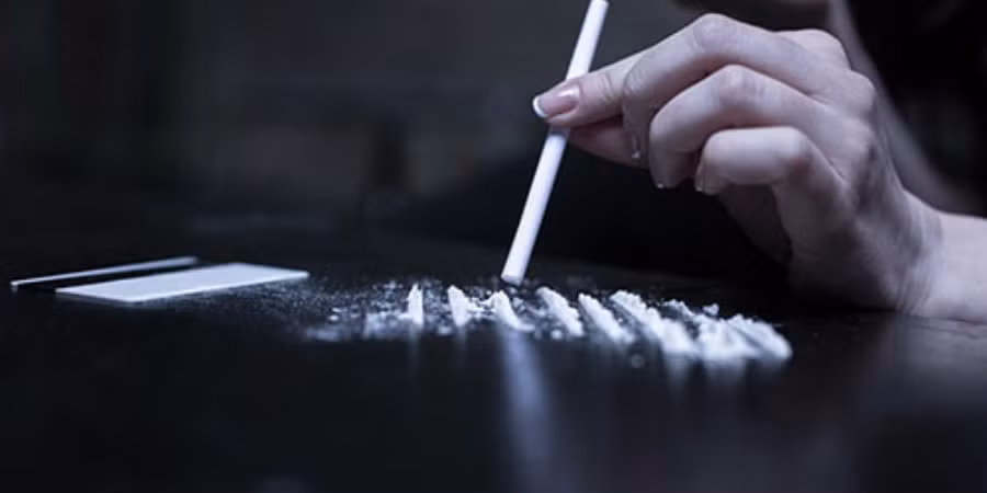 anh bat giu cocaine va nghien cocain ky luc - anh 3.jpg -0
