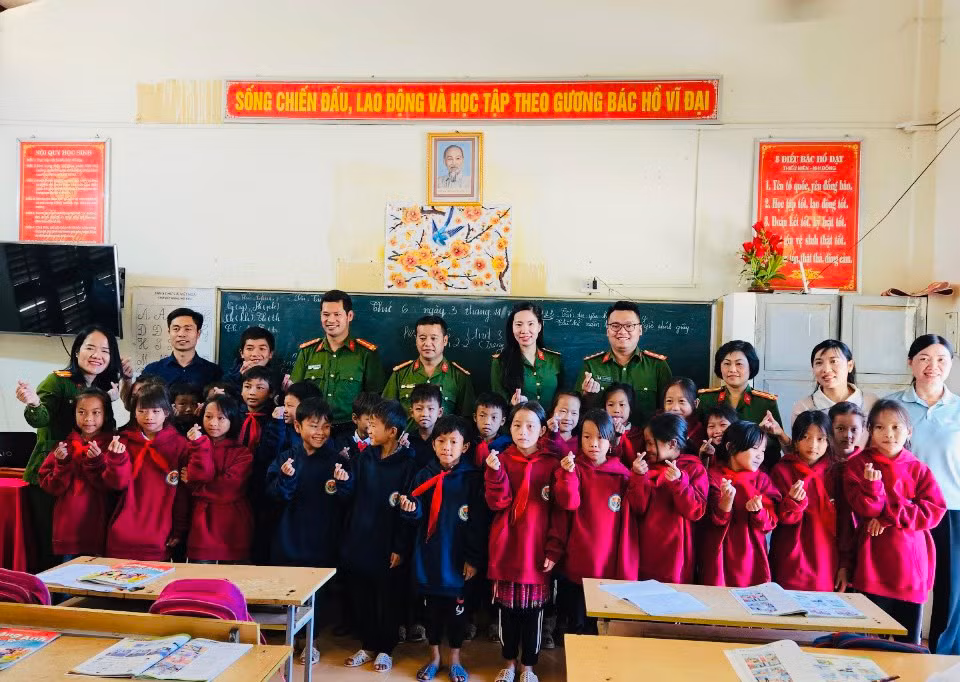 Tuyên truyền phòng, chống ma túy và vận động truy nã tại 10 xã địa bàn “nóng” Mộc Châu -0