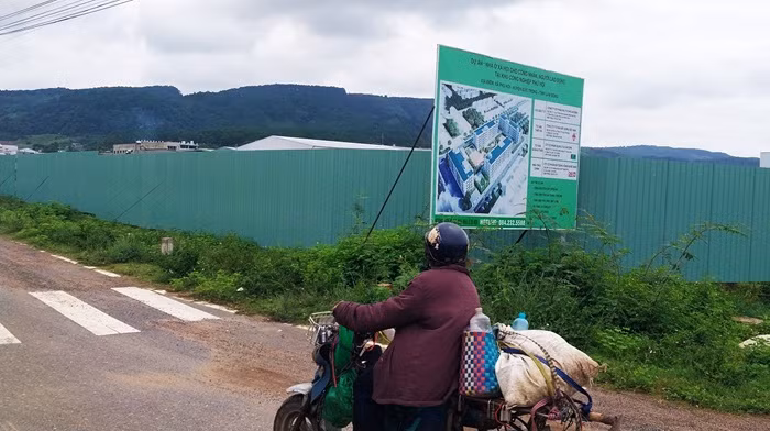Lâm Đồng hối thúc dự án nhà ở xã hội khởi công xong “bất động” -0
