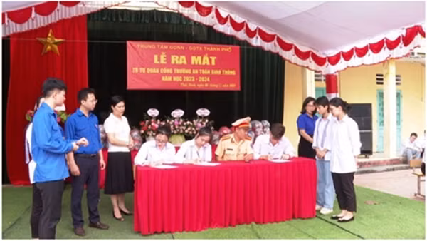 Ra mắt mô hình “Cổng trường an toàn giao thông"