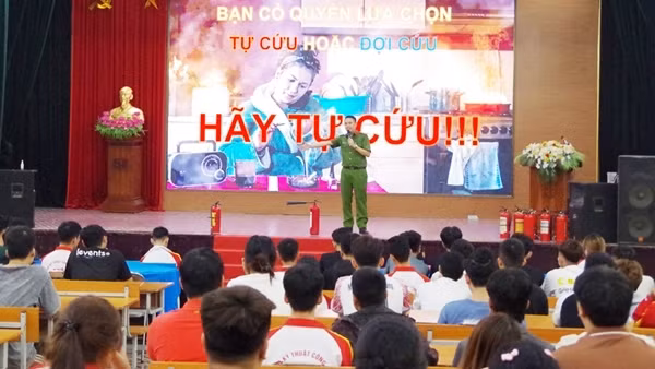Tuyên truyền kỹ năng phòng cháy, chữa cháy cho trên 700 sinh viên