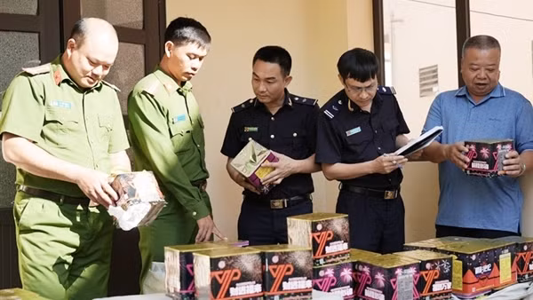 Triệt phá hàng loạt vụ vận chuyển trái phép pháo nổ, pháo hoa