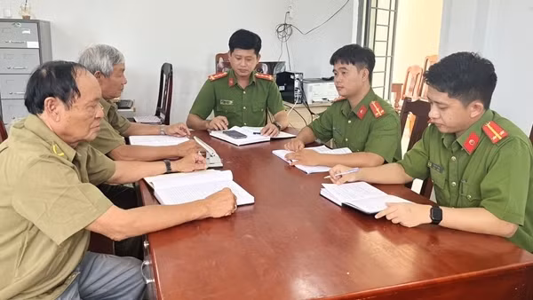 Người dân miền núi Hòa Sơn chung tay giữ an ninh, trật tự