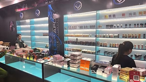 Đồng loạt kiểm tra chuỗi cửa hàng D-LINK VAPOR, thu giữ thuốc lá điện tử nghi nhập lậu