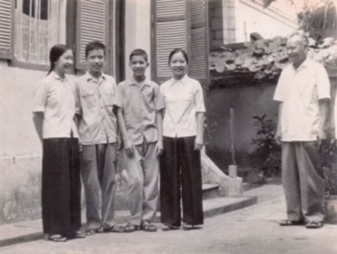 Ngôi nhà 66 Thợ Nhuộm và kỷ niệm về một thời đạn bom -0