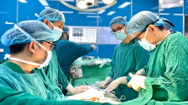 Phẫu thuật khối u phổi hiếm gặp trên thế giới