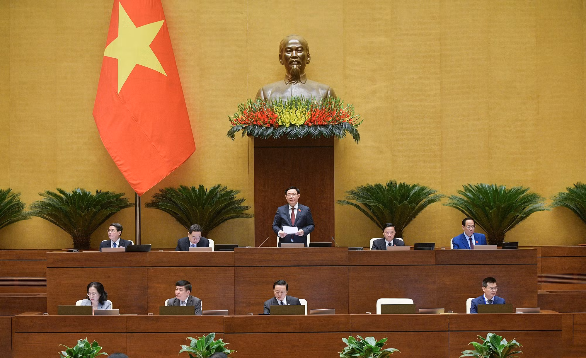 Phó Thủ tướng Trần Lưu Quang: vấn đề bảo vệ cán bộ xung đột với các quy định hiện hành -0