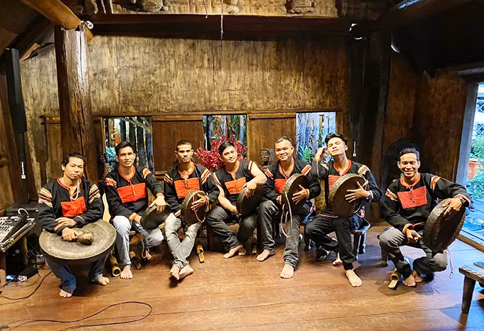 Người ở AKô Dhông -0