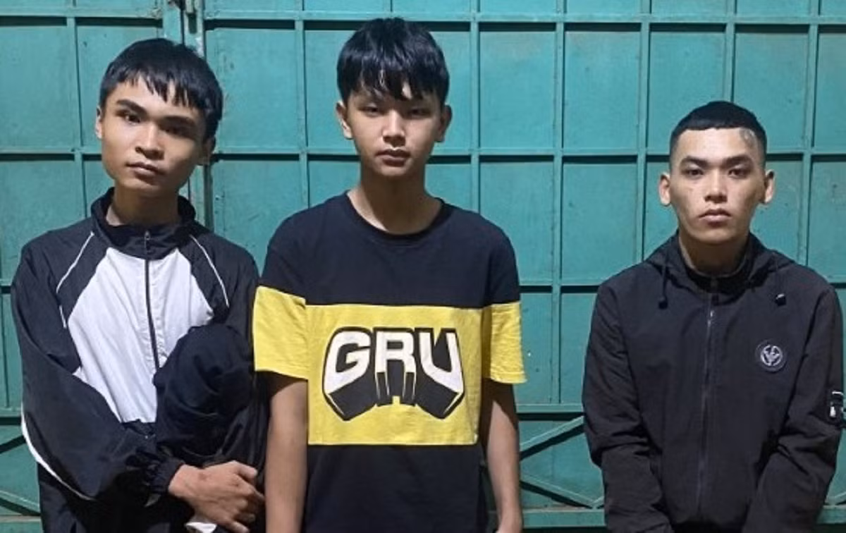 Bắt 3 đối tượng giả Công an để cướp tài sản -0