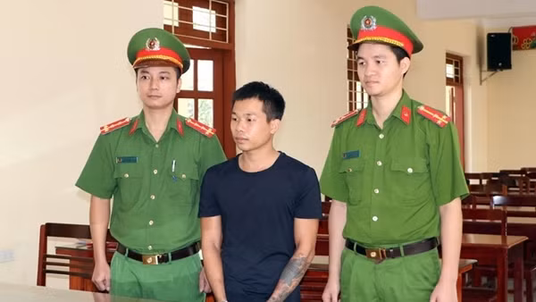 Khởi tố tài xế xe tải chống đối không đo nồng độ cồn rồi bỏ chạy