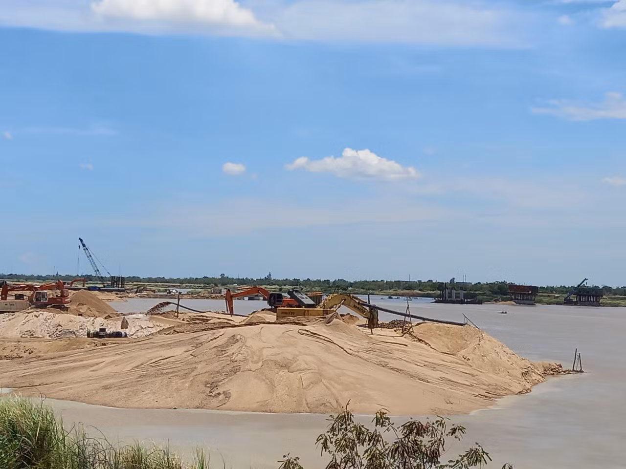 Vi phạm khi khai thác thi công đường cao tốc, một doanh nghiệp bị xử phạt 370 triệu đồng -0
