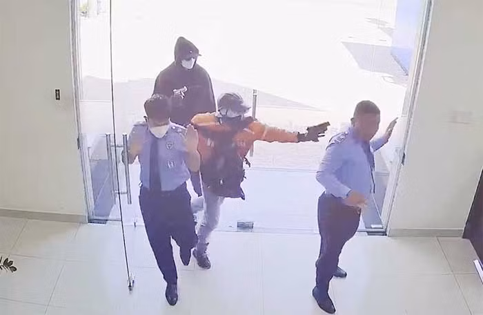 Bắt nhóm cướp có vũ trang trong Hội “những người vỡ nợ muốn làm liều” -0