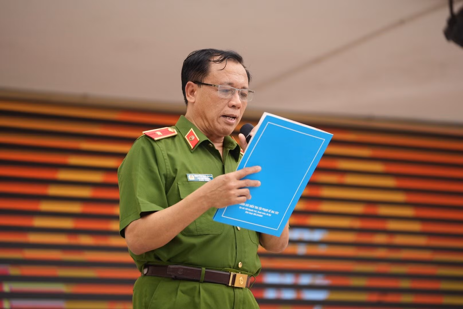 Thiếu tướng Nguyễn Đức Thính, Phó Cục trưởng Cục CSĐT tội phạm về ma túy, Trưởng Ban Tổ chức cuộc thi “Trường học không ma túy” .