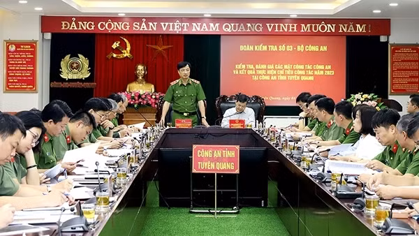 Thứ trưởng Nguyễn Duy Ngọc kiểm tra công tác tại&nbsp;Công an tỉnh Tuyên Quang