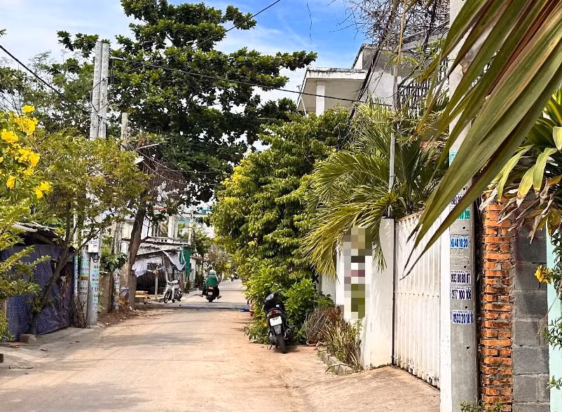 Điều tra vụ du khách nước ngoài rơi từ tầng 2 khách sạn xuống đất tử vong -0