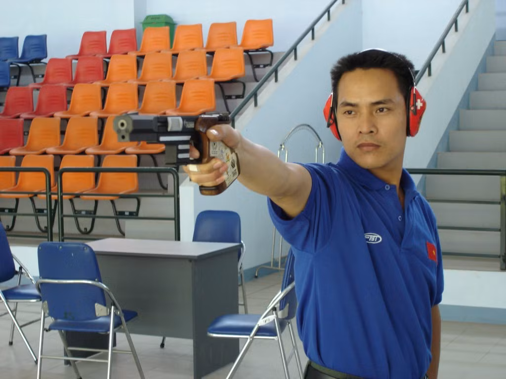 Giấc mơ lớn của huấn luyện viên bắn súng Phạm Cao Sơn -0