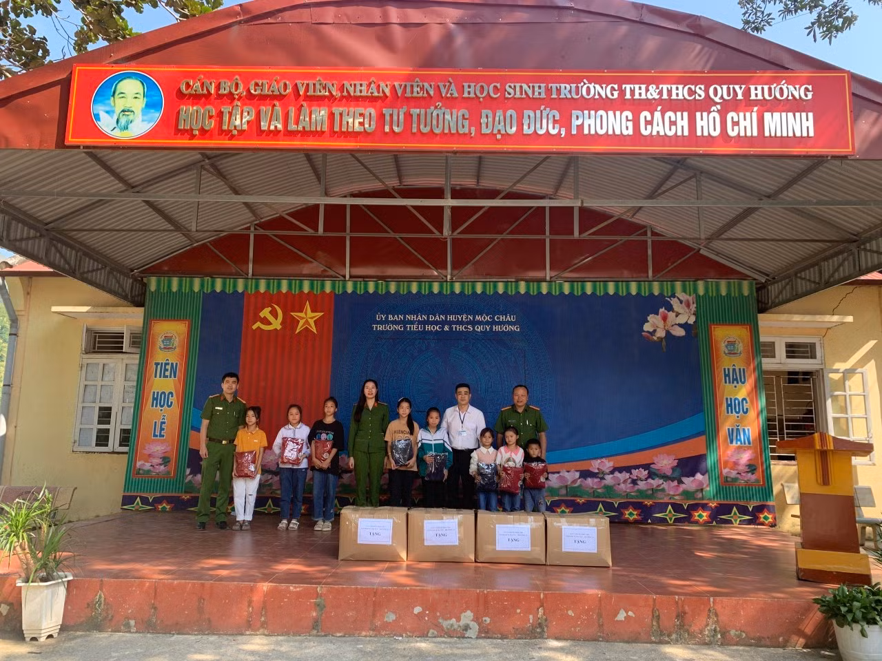 Tuyên truyền phòng, chống ma túy và vận động truy nã tại 10 xã địa bàn “nóng” Mộc Châu -0