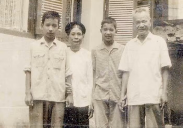 Ngôi nhà 66 Thợ Nhuộm và kỷ niệm về một thời đạn bom -0