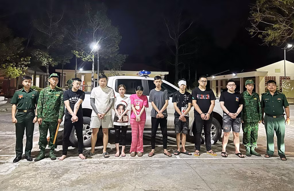 Nổ súng thị uy để giải quyết mâu thuẫn rồi tìm đường trốn sang Campuchia -0