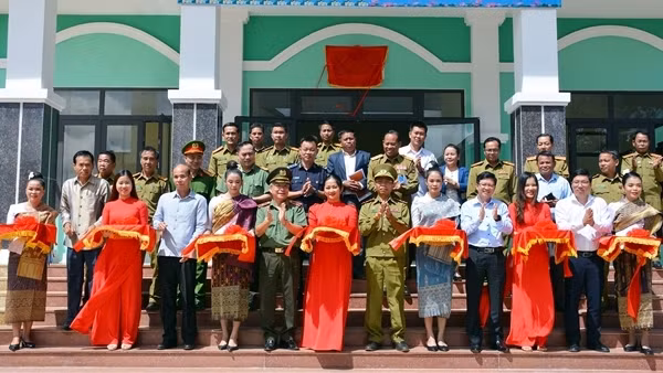 Khánh thành công trình trụ sở làm việc Công an huyện tại Lào do tỉnh Quảng Nam hỗ trợ