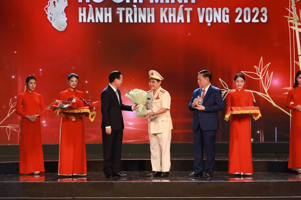 Tôn vinh các điển hình trong học tập và làm theo tư tưởng, đạo đức, phong cách Hồ Chí Minh -0