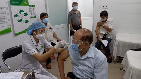 Cả nước thêm 5.598 F0, xuất hiện nhiều chùm ca bệnh ở khu công nghiệp Bắc Ninh ảnh 1