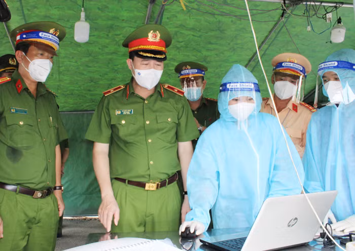 Trang 12: Những quyết sách táo bạo từ Bộ Chỉ huy tiền phương -0