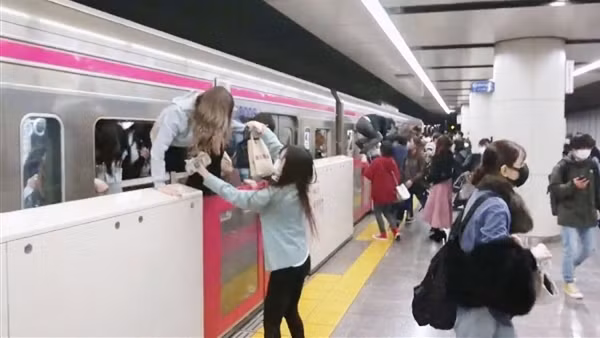 Rút dao đâm nhân viên vì bị từ chối vào bảo tàng nổi tiếng nhất New York ảnh 2