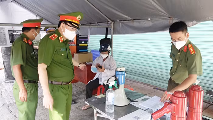 Trang 12: Những quyết sách táo bạo từ Bộ Chỉ huy tiền phương -0