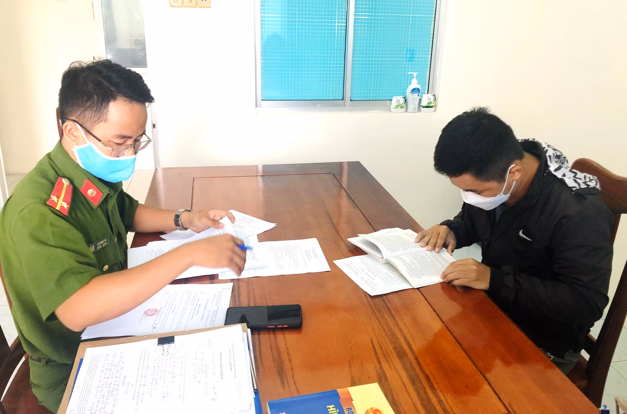 Khởi tố đối tượng mua bán trái phép vảy tê tê -0