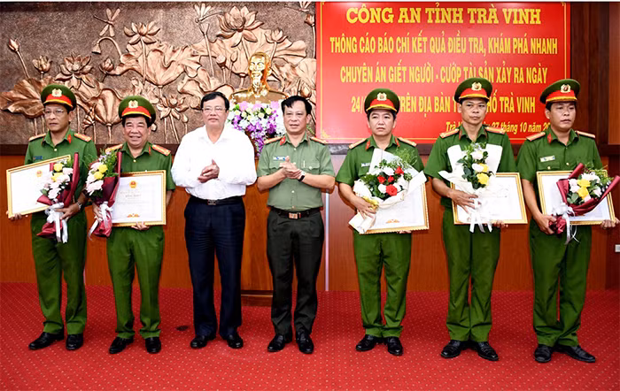 Con dao gấp vạch tội hung thủ -0