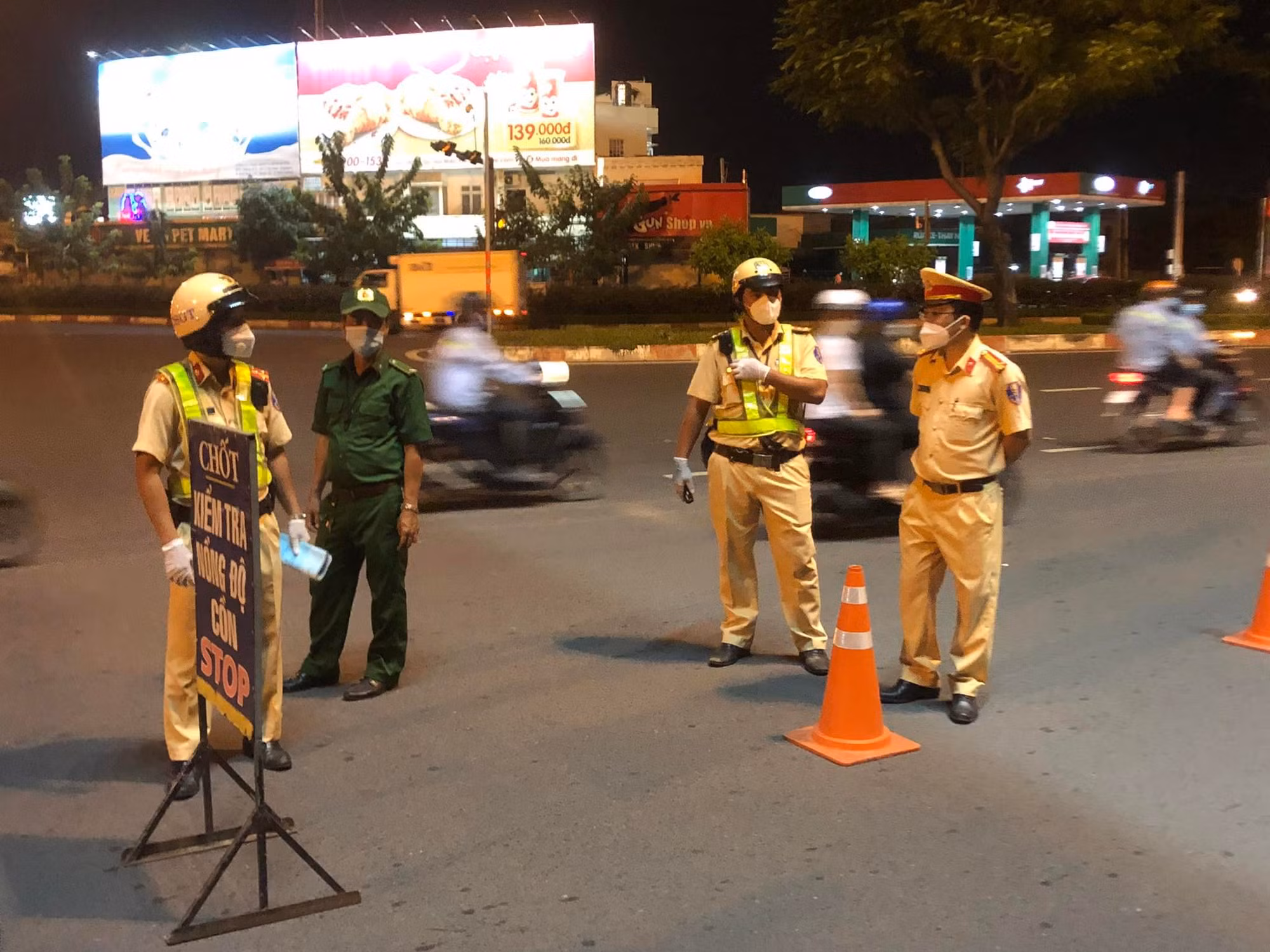 “Ma men”, người “hổ báo”, kẻ kể khổ khi bị CSGT xử phạt -0