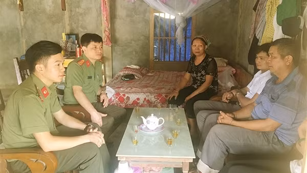 Công tác đấu tranh chống gián điệp, phản động, thiết lập thế trận an ninh liên hoàn trong và ngoài nước ảnh 5
